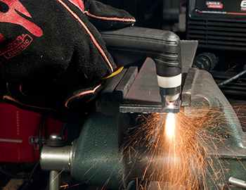 handheld-plasma-cutting